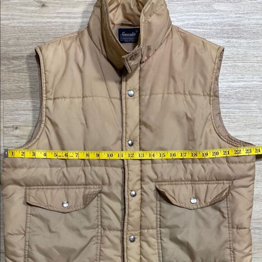 Cascadia‎ Men’s Collection Tan Insulated Puffer Vest XL Vintage Nylon Snap Zip - Picture 10 of 12